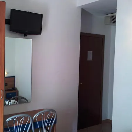 Отель Iride Stazione Lambrate Citta Studi