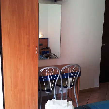 Iride Stazione Lambrate Citta Studi Szálloda 2*
