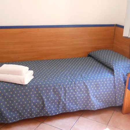 Iride Stazione Lambrate Citta Studi מלון 2*